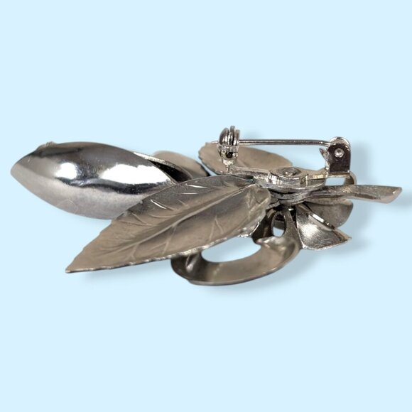 (2/$20) Vintage Silver Tone Floral Brooch - Picture 5 of 6